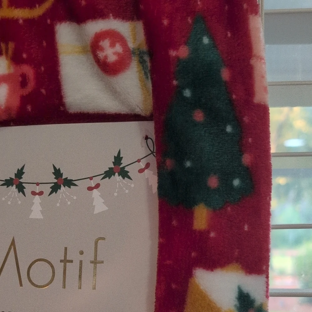 Morif Luxury Velvet Throw Blanket - Festive Christmas Themed